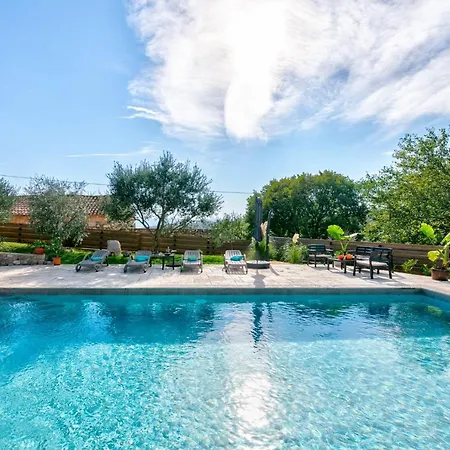 Valentina 度假居 布里比尔